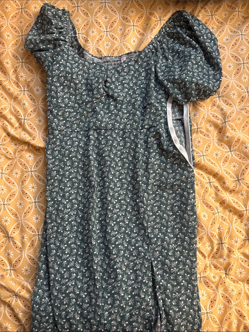 Green Floral Puff-Sleeve Women’s Top